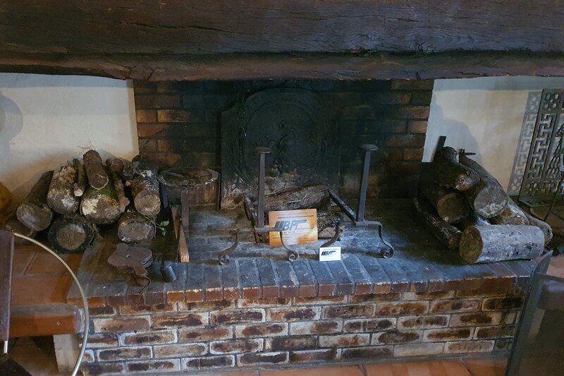 BFTraitement - ramonage cheminée foyer ouvert